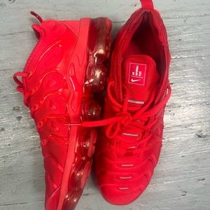 Red air max 1s